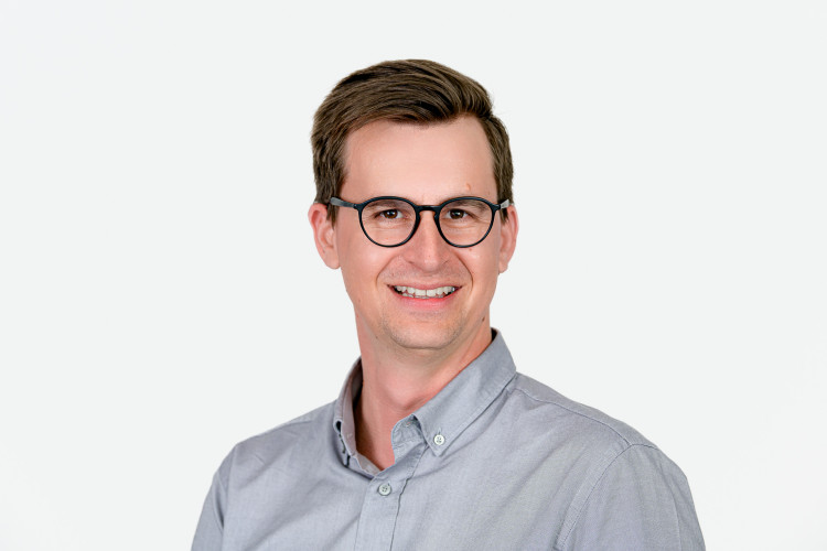 epson_portrety_bile_pozadi_004