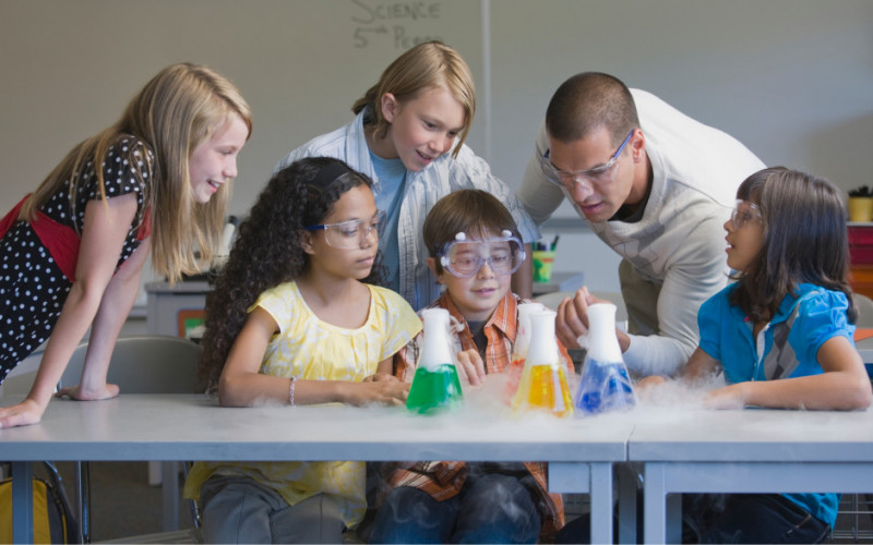 Esittelyssä tulevaisuuden opettaja