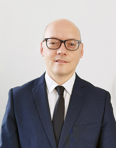 xavier-aliaga.581235c6