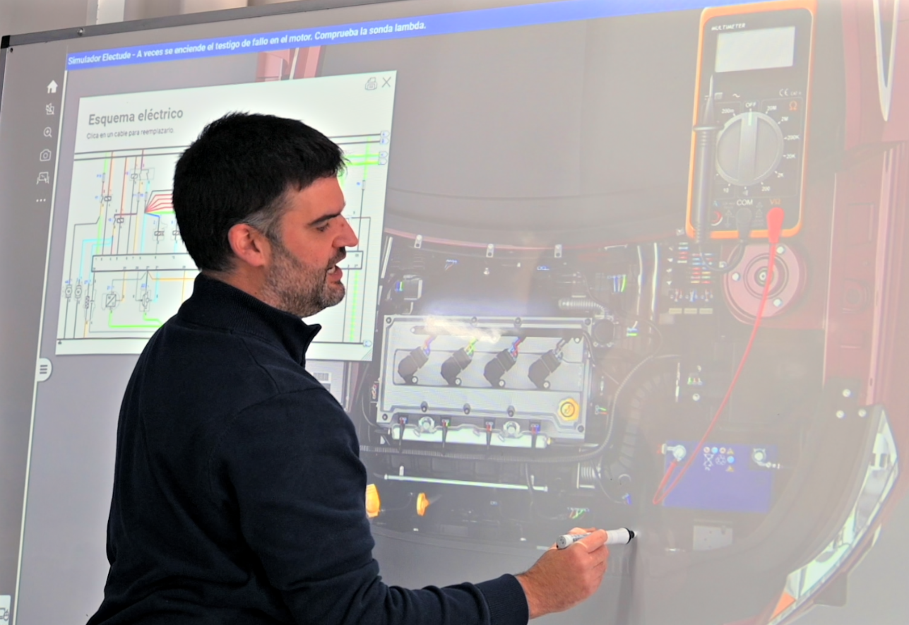 Monlau Formación velger Epson-projektorer til undervisningen