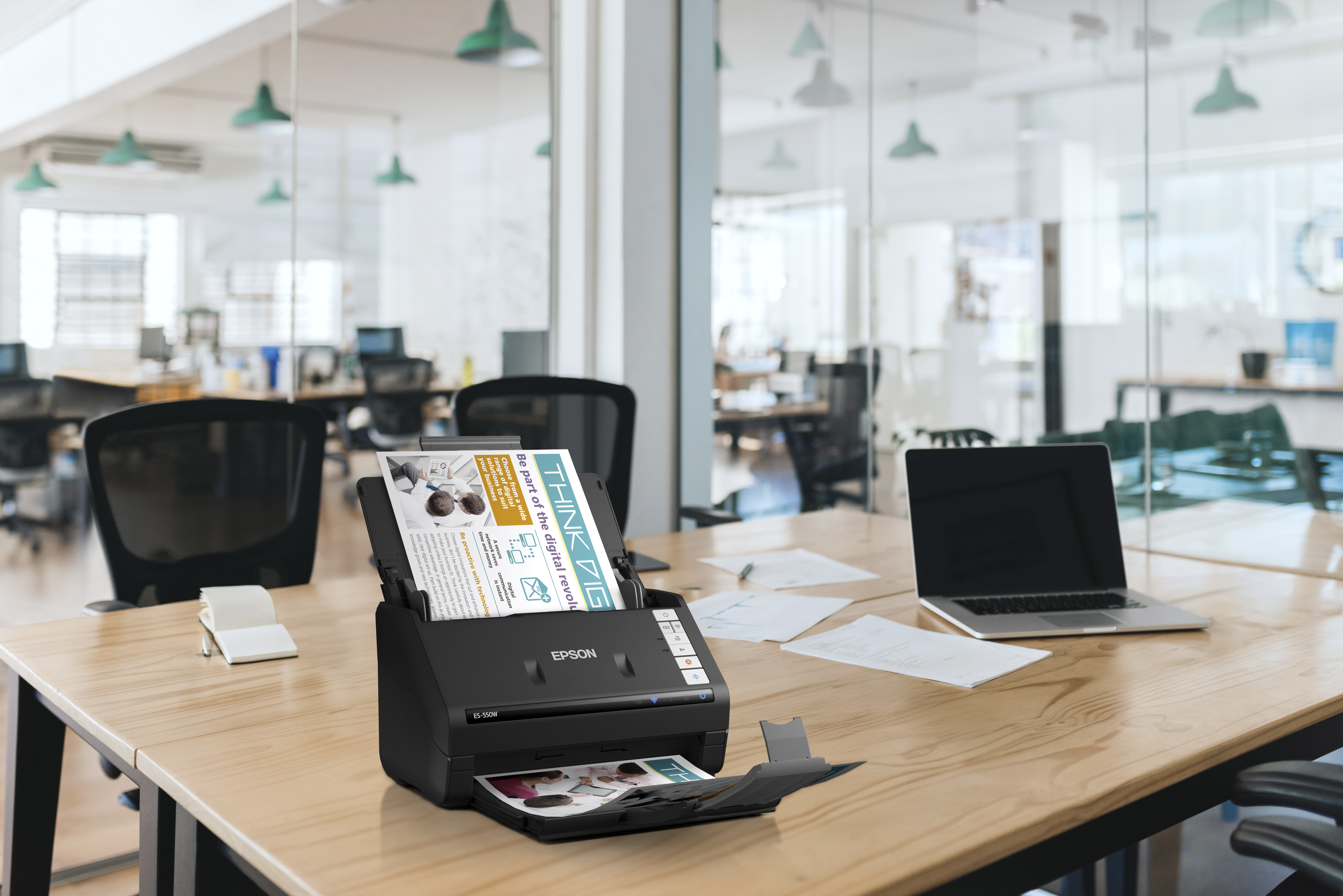 Epson lancerer de trådløse scannere ES-550W og ES-590W til hurtig og fleksibel dokumentdigitalisering på moderne arbejdspladser.