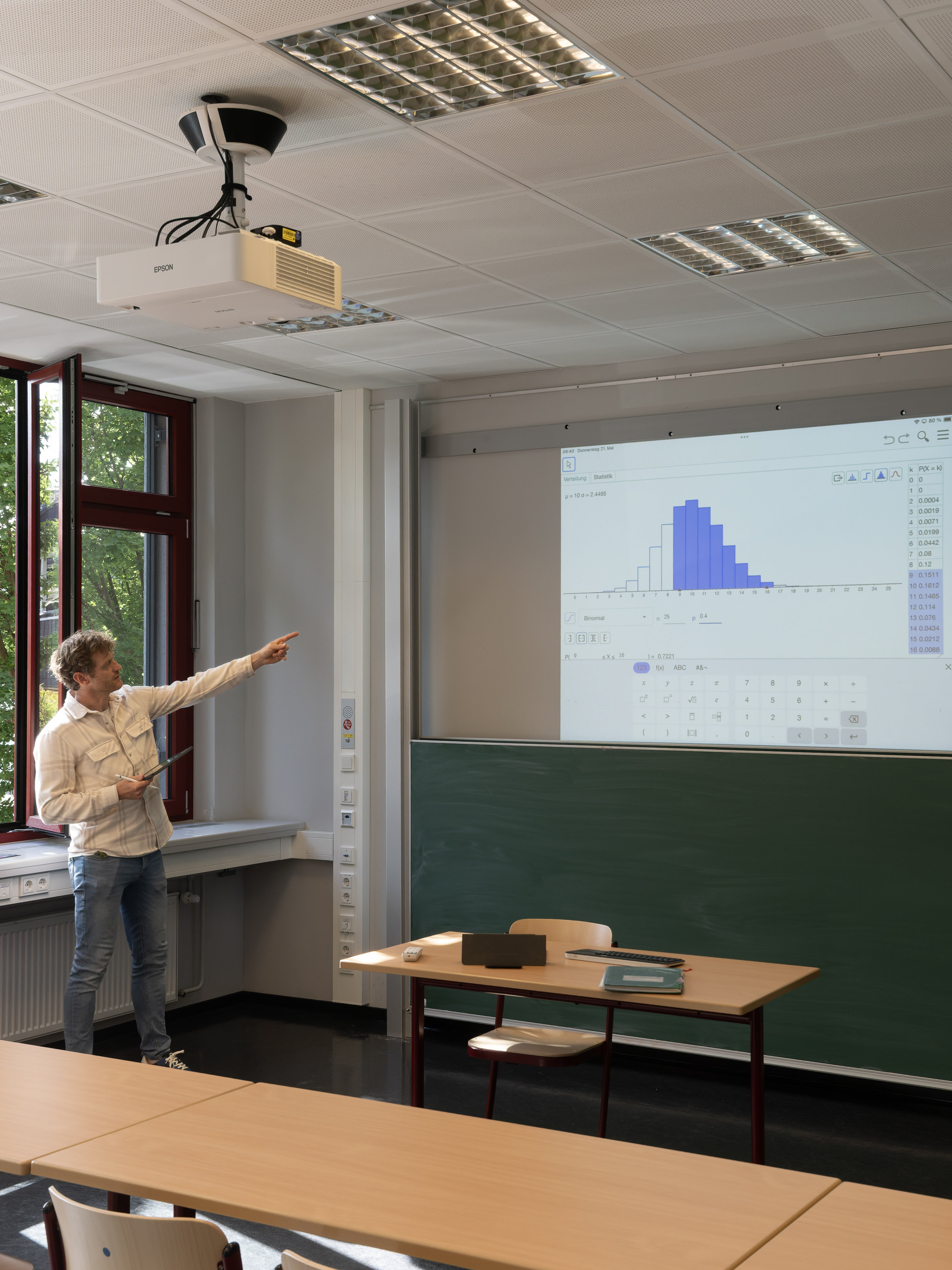 Epson Projektoren am Gymnasium Nieder-Olm: Einheitliche Technik für eines der größten Gymnasien in Rheinland-Pfalz